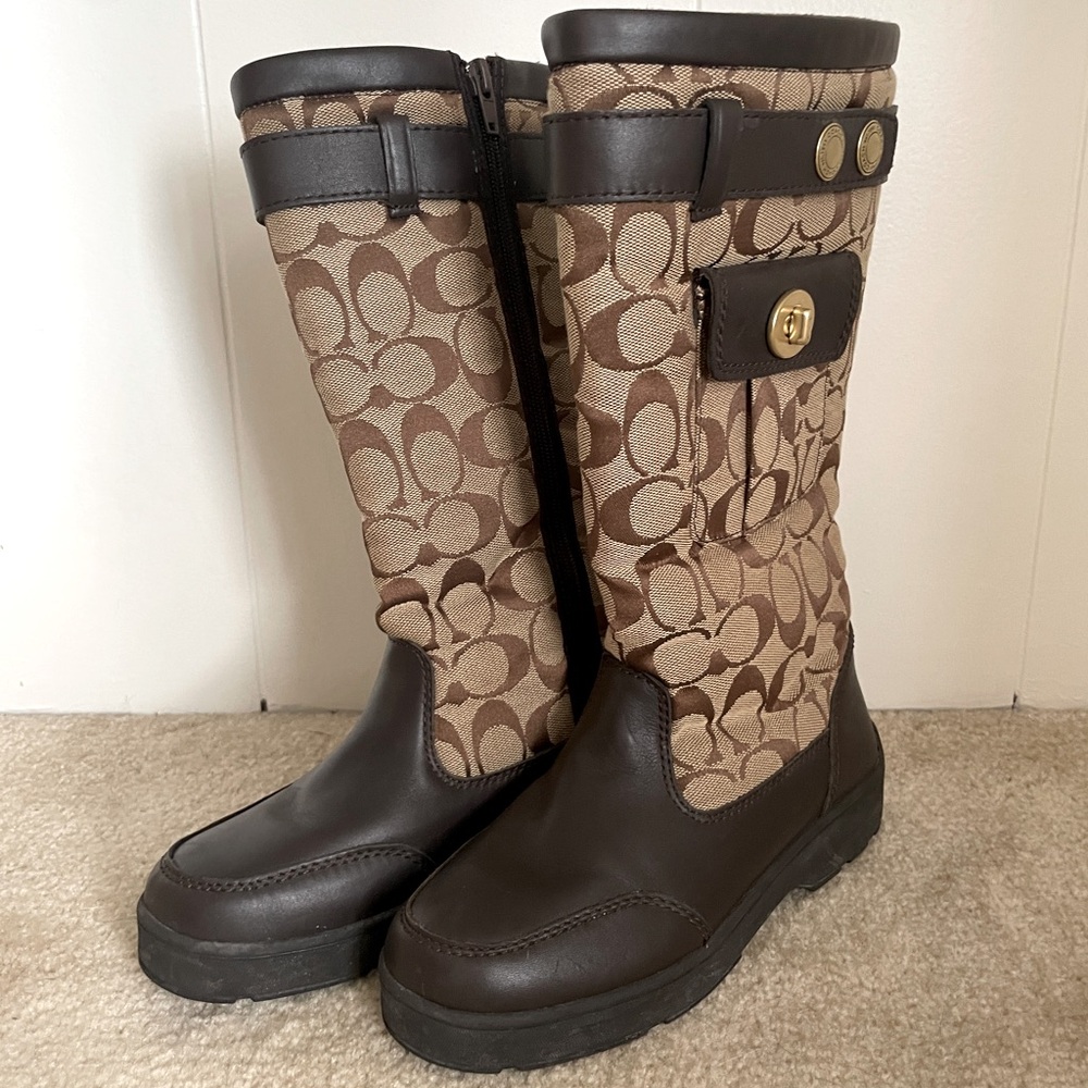 Coach Signature Kayla Turnlock Zipper Boots Size 5